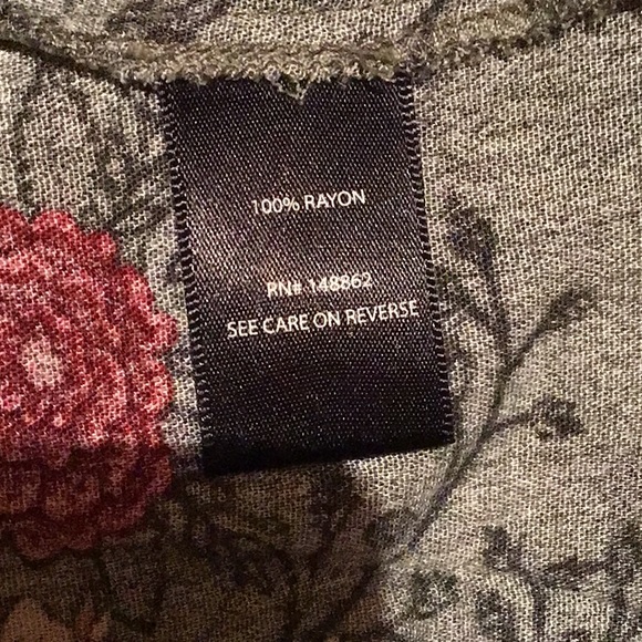 TORRID size 00 or 10/12 peasant blouse.  Never worn perfect condition - Picture 4 of 5